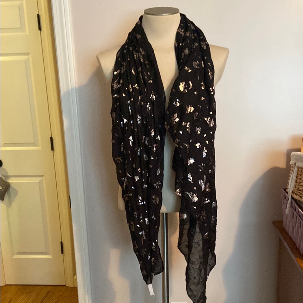 NWT LC Lauren Conrad Black and Silver Starry Scarf